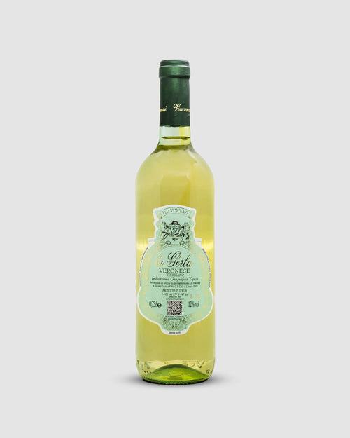 Goldener Weißwein mit spritziger Frische und feinem Fruchtspiel – perfekt zu Fisch, Pasta und mild gewürztem Fleisch